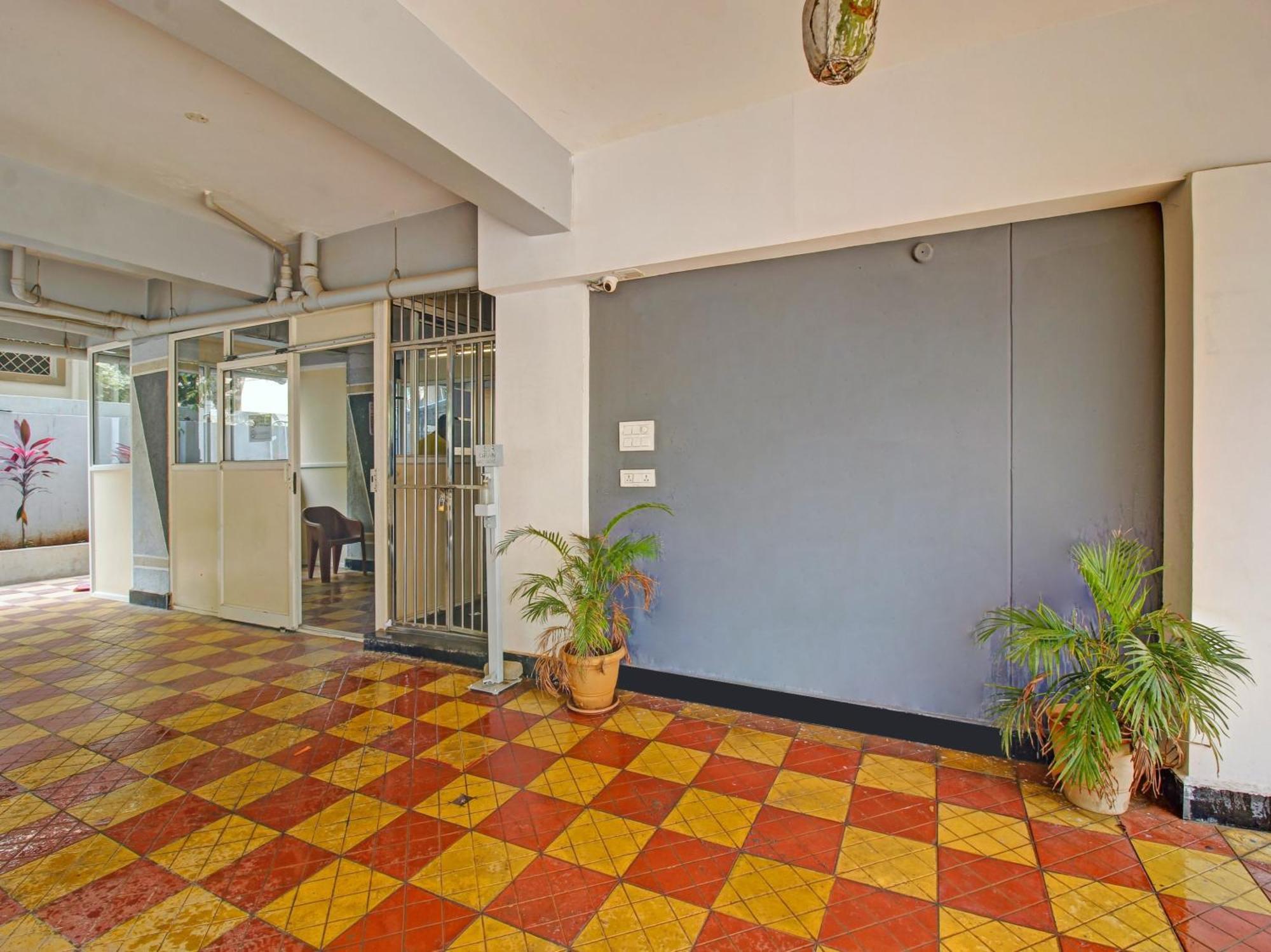 Hotel O Svr Silver Key Lingampalli Экстерьер фото