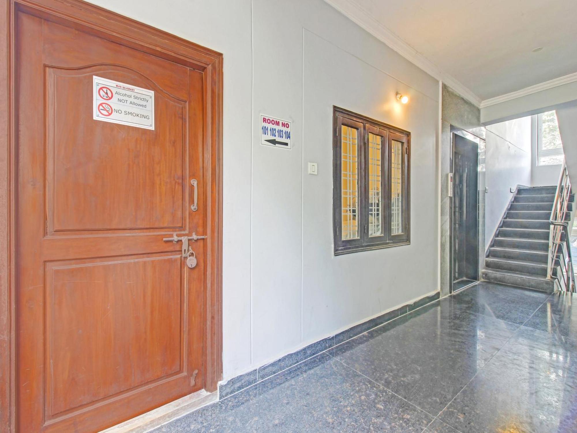 Hotel O Svr Silver Key Lingampalli Экстерьер фото