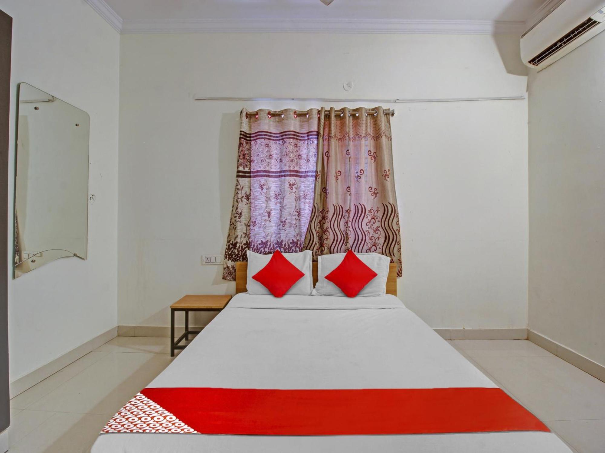 Hotel O Svr Silver Key Lingampalli Экстерьер фото