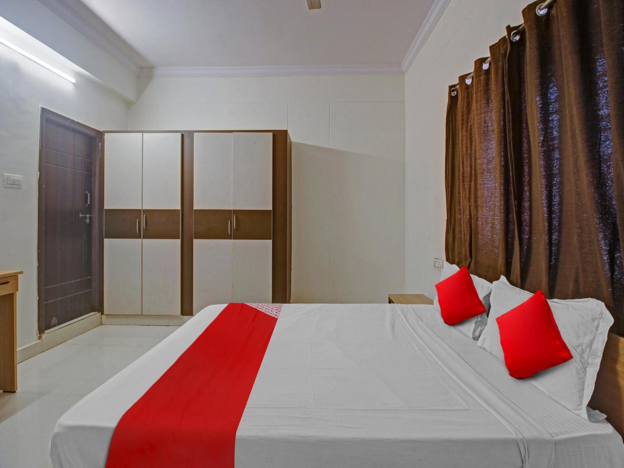 Hotel O Svr Silver Key Lingampalli Экстерьер фото