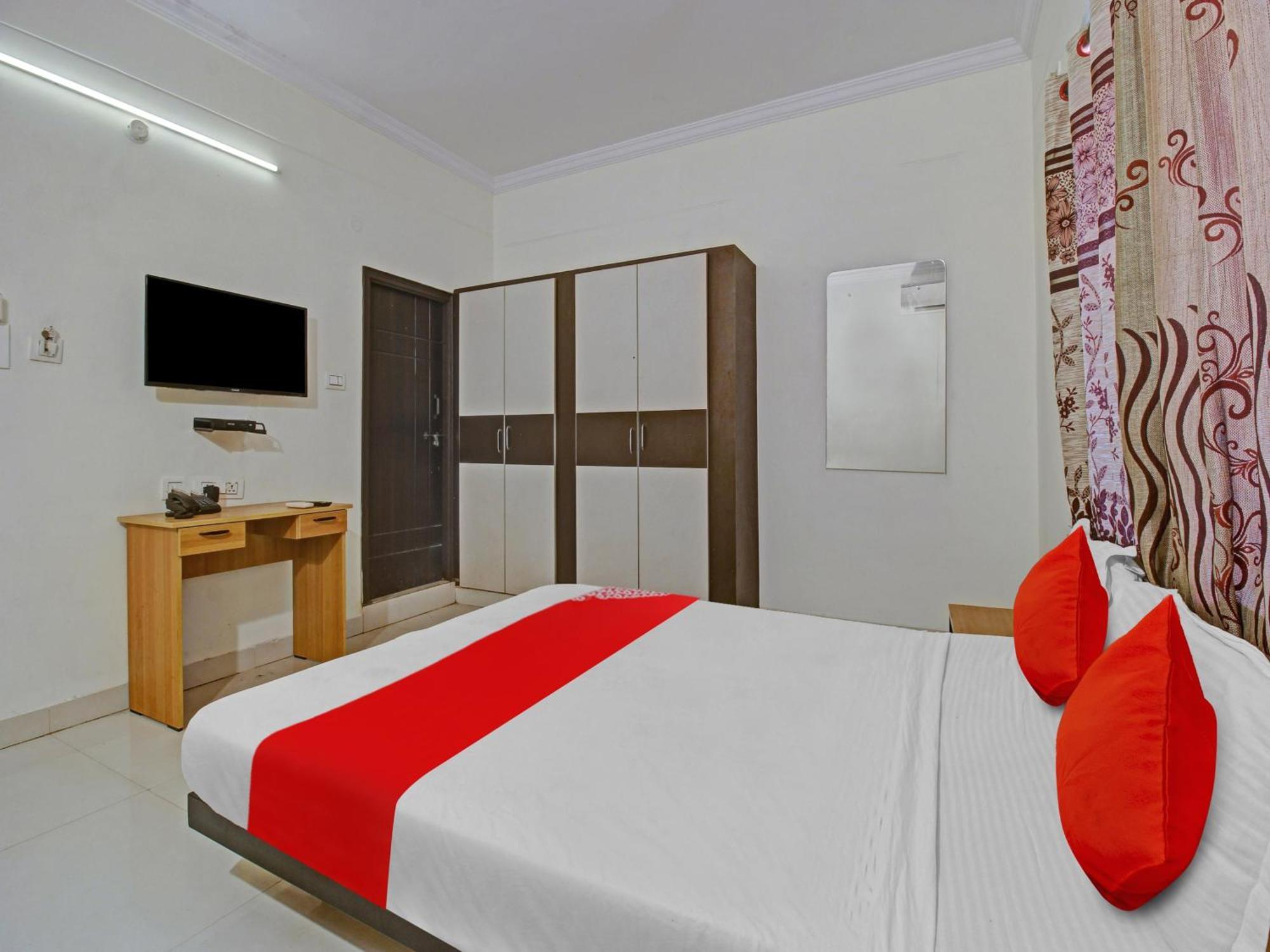 Hotel O Svr Silver Key Lingampalli Экстерьер фото