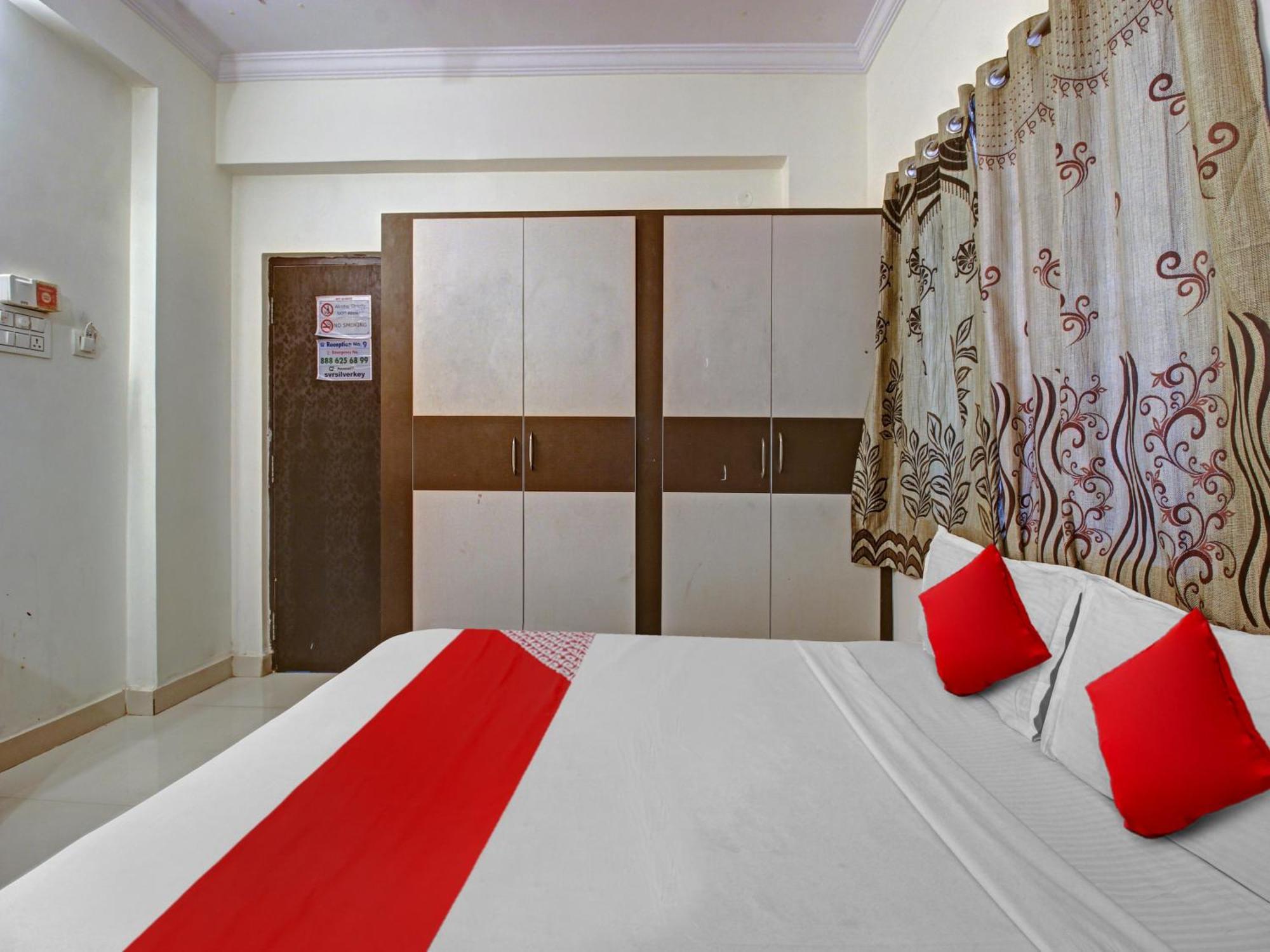 Hotel O Svr Silver Key Lingampalli Экстерьер фото