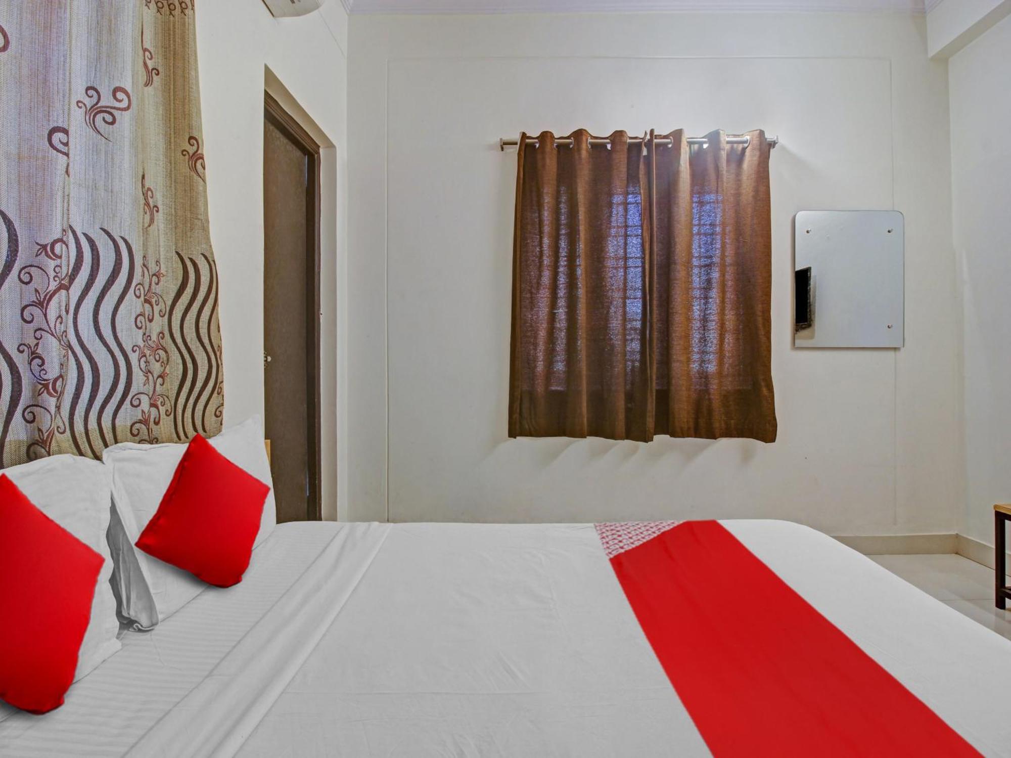 Hotel O Svr Silver Key Lingampalli Экстерьер фото